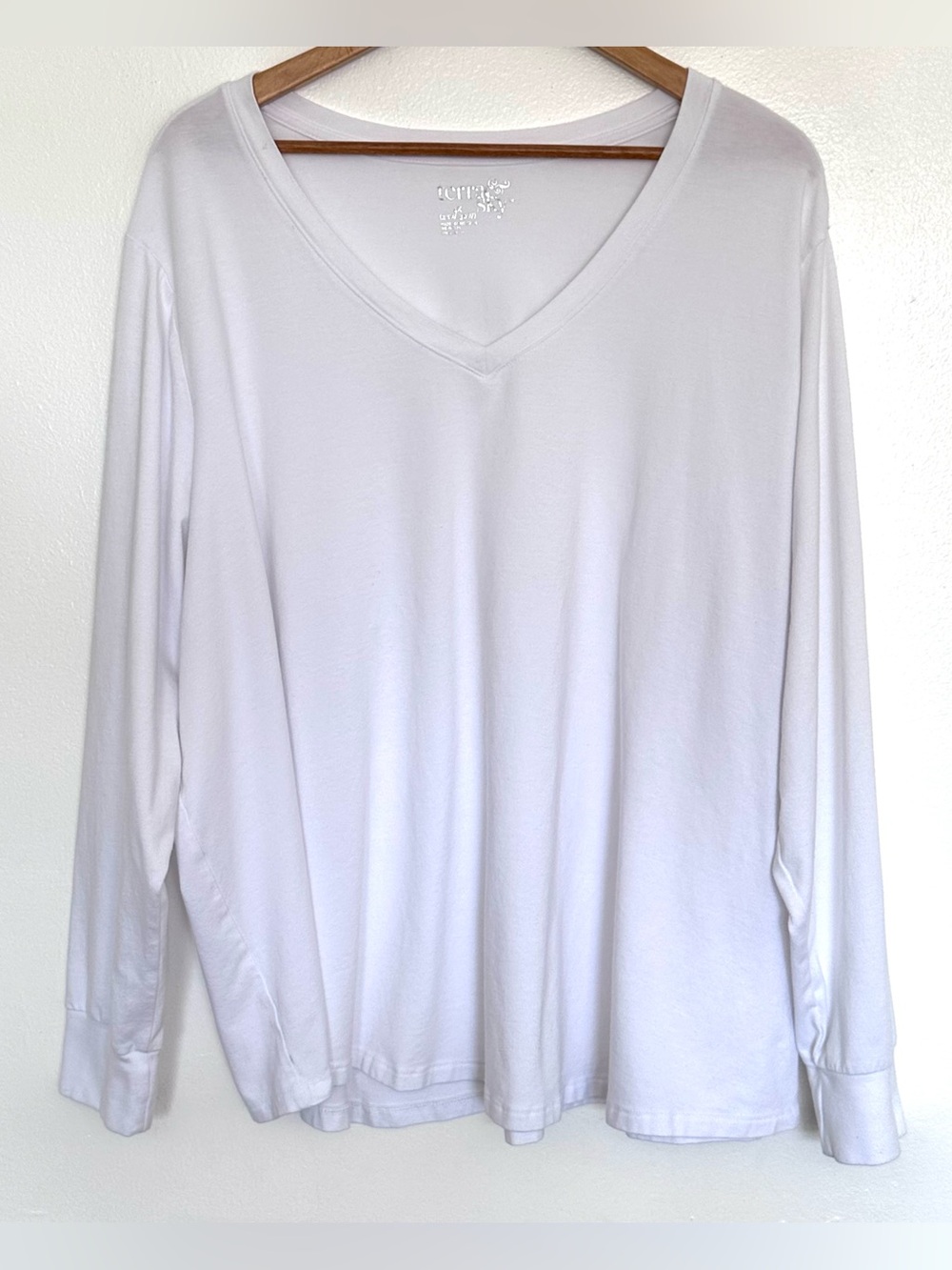 Terra & Sky Plus Shirt Women’s 4X White Long Sleeve V Neck Lightweight Top